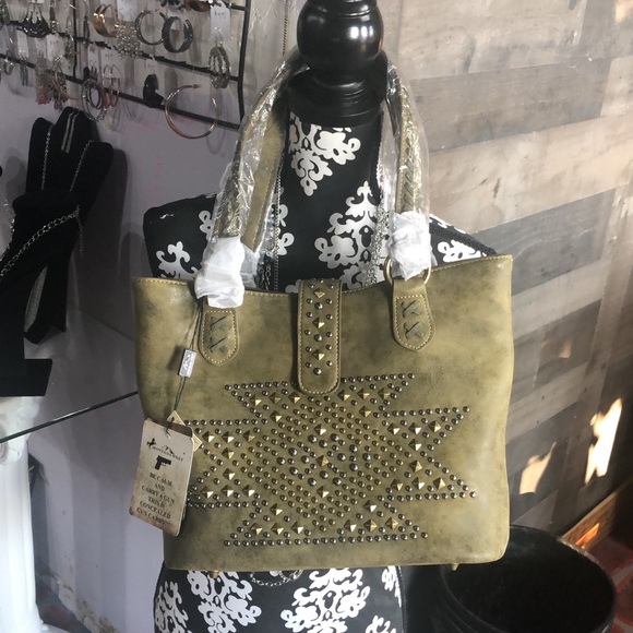 Sold - Picture 6 of 8